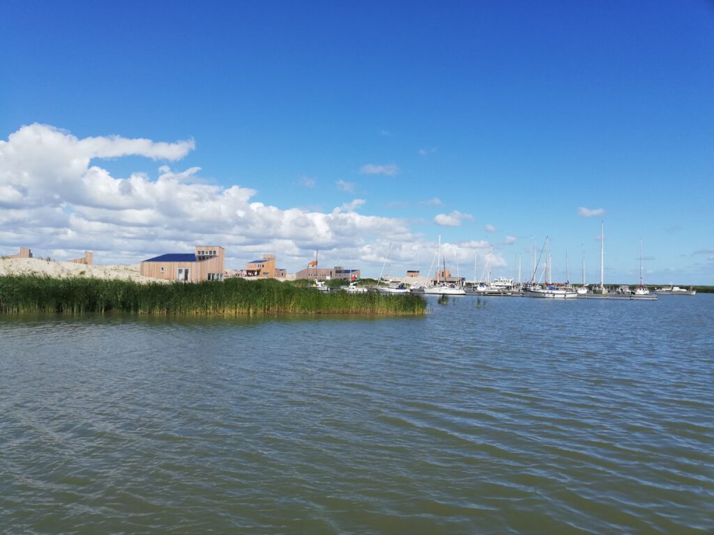 Settlement and marina at the Marker Wadden